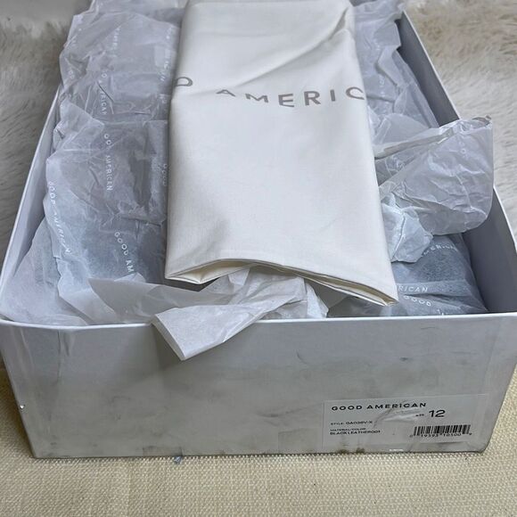 Good American Chelsea Black Leather Pull on Platform Boots New Size 12 - Picture 7 of 8